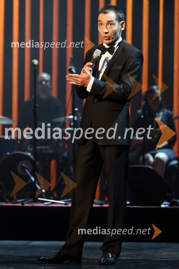 Tadej Toš, povezovalec prireditveBorštnikov prstan prejela Milada Kalezić