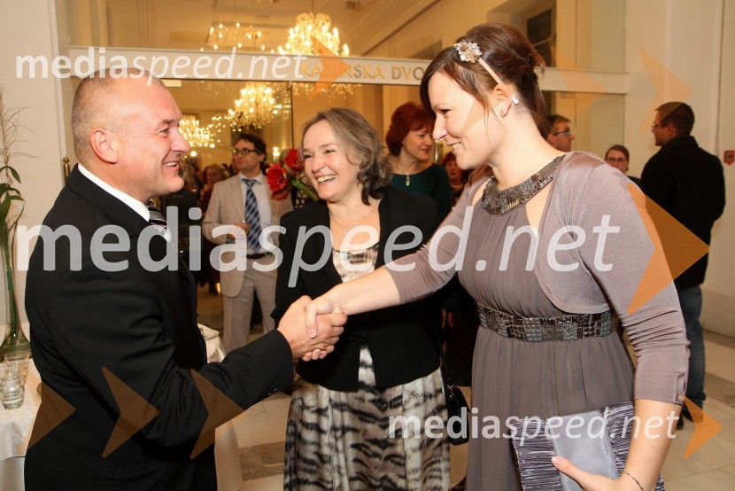 Franc Kangler, župan Mestne občine Maribor, Milada Kalezić, igralka in dobitnica Borštnikovega prstana 2011 in hčerka IvanaBorštnikov prstan prejela Milada Kalezić