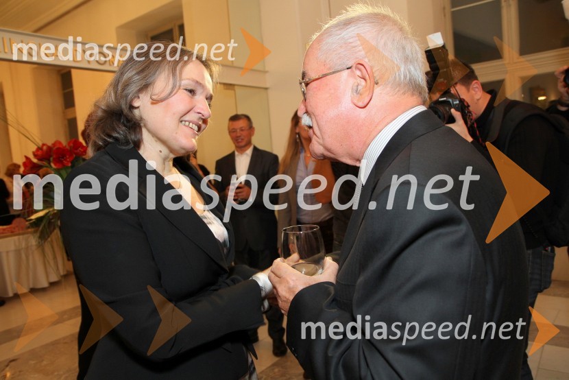 Milada Kalezić, igralka in dobitnica Borštnikovega prstana 2011 in Sandi Pavlin, igralecBorštnikov prstan prejela Milada Kalezić