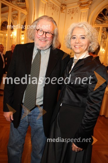 Ranko Novak, oblikovalec, profesor na ALU in Alja Predan, umetniška direktorica Borštnikovega srečanjaBorštnikov prstan prejela Milada Kalezić