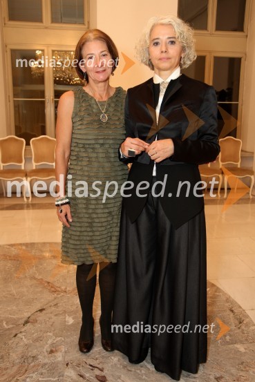 Lidija Koren, izvršna producentka Festivala Borštnikovo srečanje in Alja Predan, umetniška direktorica Borštnikovega srečanjaBorštnikov prstan prejela Milada Kalezić