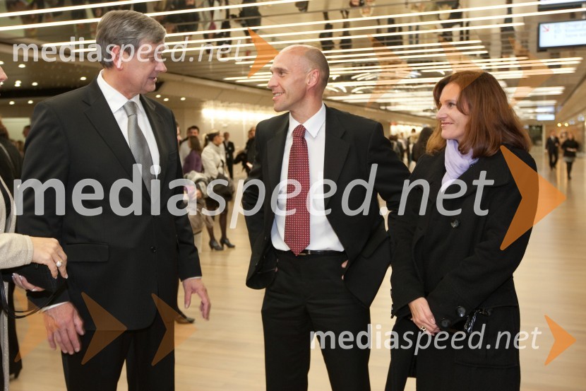 dr. Danilo Türk, predsednik Republike Slovenije. mag. Robert Cugelj, direktor Inštituta RS za rehabilitacijo in soproga NatašaPustimo jim sanje, dobrodelni koncert