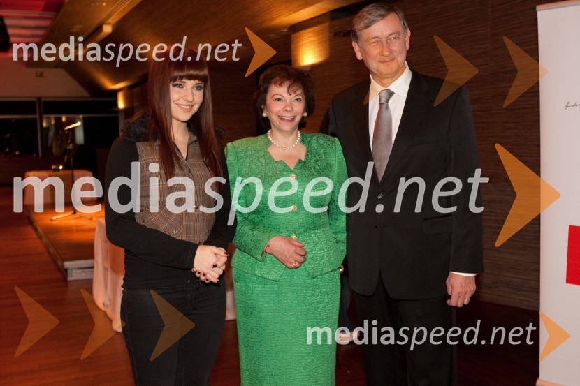 Maja Keuc, pevka, 	dr. Danilo Türk, predsednik Republike Slovenije in soproga Barbara Miklič TurkPustimo jim sanje, dobrodelni koncert