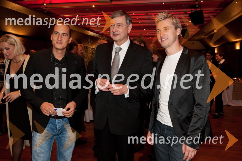 Vid Valič, voditelj, dr. Danilo Türk, predsednik Republike Slovenije in Denis Avdič, moderatorPustimo jim sanje, dobrodelni koncert