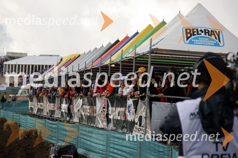 Prostor za mehanike in ekipeMOTOKROS, Pokal narodov 2006, Winchester, Velika Britanija - kvalifikacije in dirka