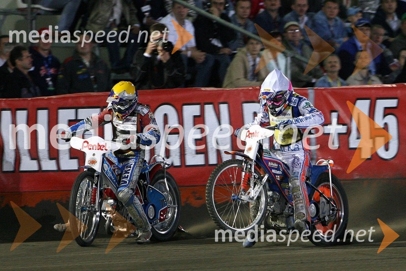 Jaroslaw Hampel (Poljska) in Jason Crump (Avstralija) na startuSPEEDWAY GRAND PRIX, VN Poljske 2006, dirka