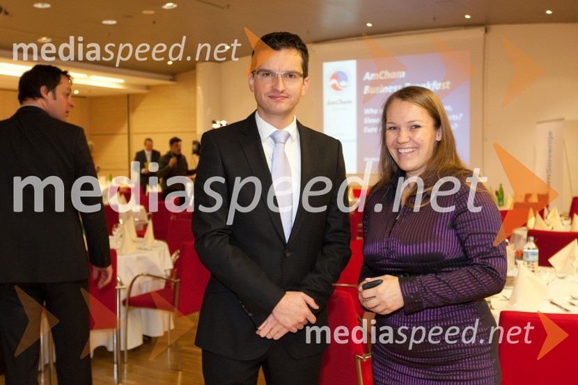 Marjan Šarec, župan občine Kamnik in Nina Irt, AmChamAmCham poslovni zajtrk z okroglo mizo: Europa in Euro