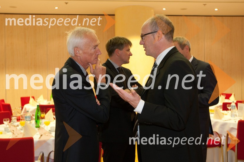 	Janez Pergar in 	Christof Droste, direktor Hella Saturnus Slovenija in manager letaAmCham poslovni zajtrk z okroglo mizo: Europa in Euro