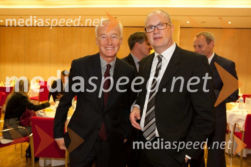 Janez Pergar in Christof Droste, direktor Hella Saturnus Slovenija in manager letaAmCham poslovni zajtrk z okroglo mizo: Europa in Euro