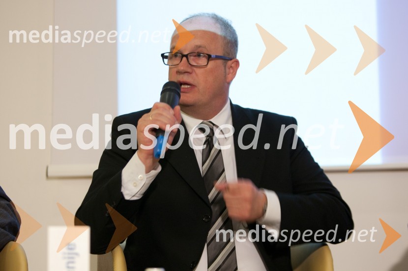 Christof Droste, direktor Hella Saturnus Slovenija in manager letaAmCham poslovni zajtrk z okroglo mizo: Europa in Euro