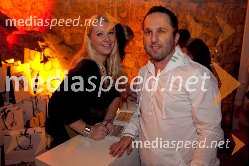 Monika Rabzelj, vodja projektov Farmeks Vita  in Alesh MaatkoSeverina in Skeyndor, predstavitev kozmetične znamke na Ljubljanskem gradu