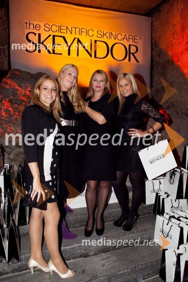 Janja Grabić, projektna vodja Farmeks Vita d.o.o., Monika Rabzelj, vodja projektov Farmeks Vita d.o.o, Irena Bačak, direktorica podjetja Farmeks Vita d.o.o., Špela Močnik, Radio CenterSeverina in Skeyndor, predstavitev kozmetične znamke na Ljubljanskem gradu