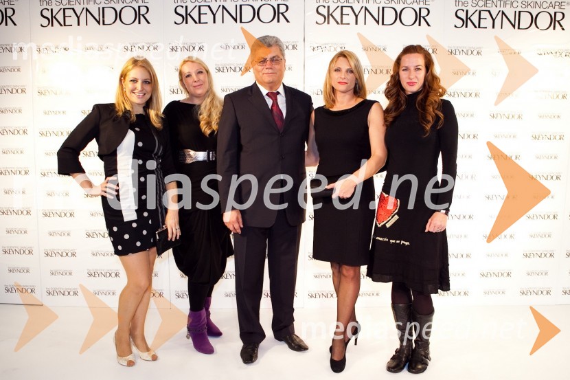 Janja Grabić, projektna vodja Farmeks Vita, Monika Rabzelj, vodja projektov Farmeks Vita, Stjepan Talan, predsednik uprave Farmex Hrvaška, Irena Bačak, direktorica podjetja Farmeks Vita d.o.o., rena, Laura Banko, strokovna svetovalka - SkeyndorSeverina in Skeyndor, predstavitev kozmetične znamke na Ljubljanskem gradu