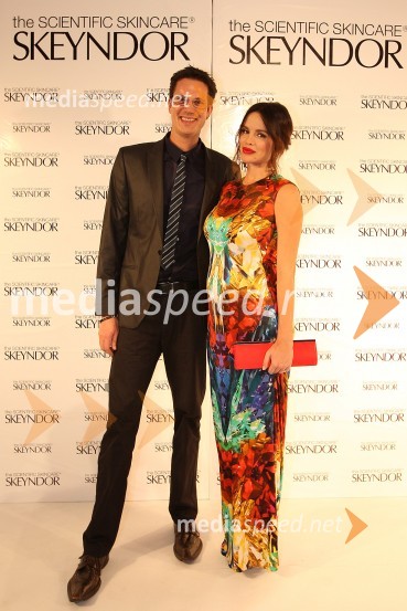 Ivan Tudor, Brand manager- Child Life, Farmex in Severina, hrvaška pevkaSeverina in Skeyndor, predstavitev kozmetične znamke na Ljubljanskem gradu