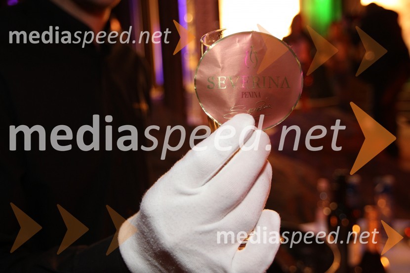 Penina SeverinaSeverina in Skeyndor, predstavitev kozmetične znamke na Ljubljanskem gradu