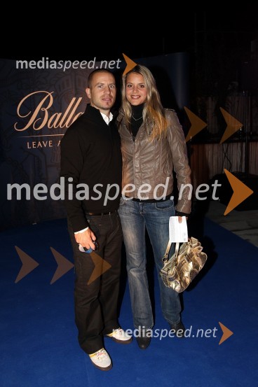 Rene Mlekuž, nekdanji smučar in njegova žena NikaForma F+ tretji rojstni dan in Balantines party