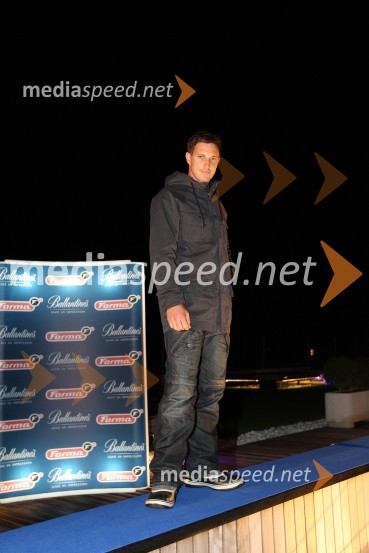 	Iztok Hodnik, osebni trener in manekenForma F+ tretji rojstni dan in Balantines party