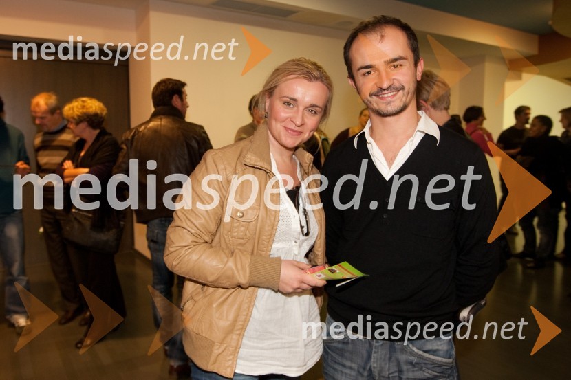 Vesna Lukič, Radio Aktual in Miki Bubulj, stand up komikDelo na belo, premiera v LGL