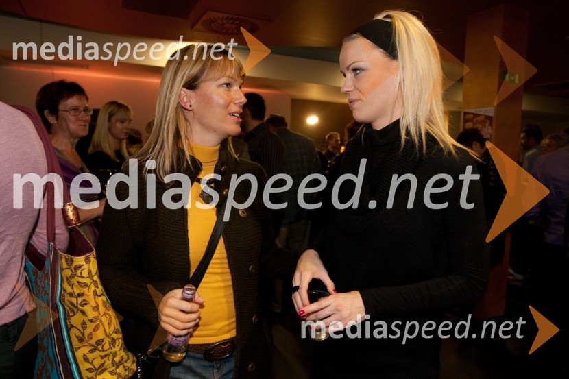 	Tjaša Hrovat, igralka in sestra JasnaDelo na belo, premiera v LGL