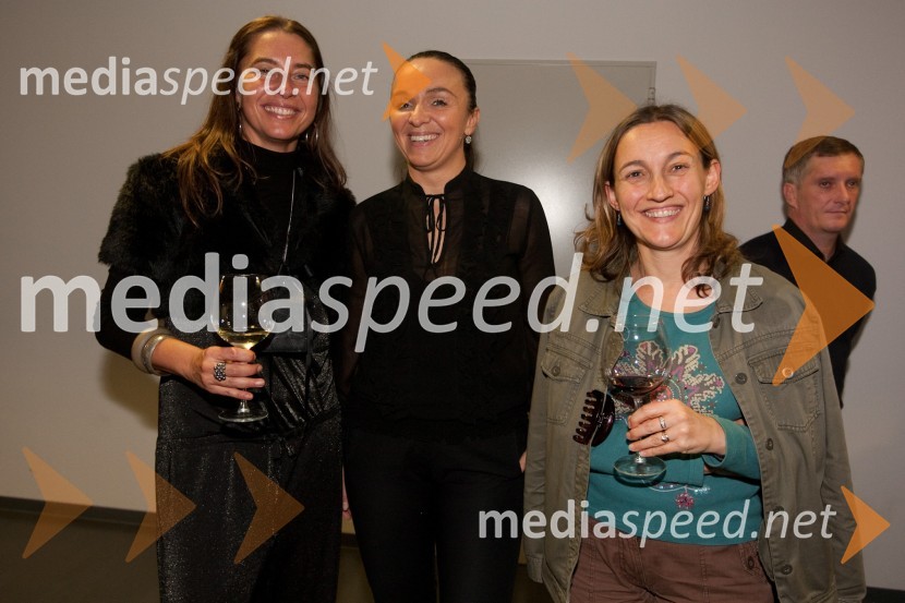 Nataša Lušenc, Edita Golob in Nataža Antuničevič VižintinDelo na belo, premiera v LGL