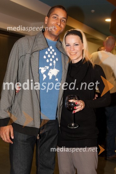 Jose, igralec in Tjaša Hrovat, igralkaDelo na belo, premiera v LGL