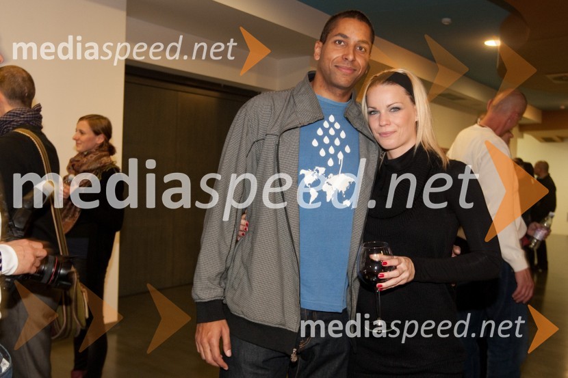 Jose, igralec in Tjaša Hrovat, igralkaDelo na belo, premiera v LGL