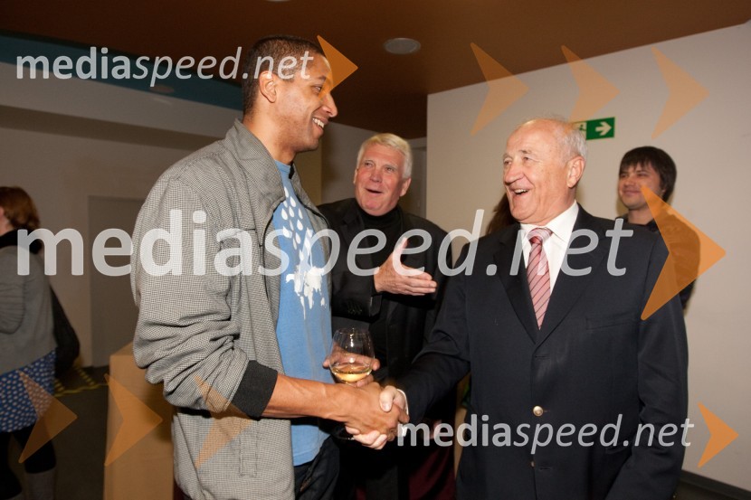 Jose, igralec, raper in Šime Ivanjko, pravnikDelo na belo, premiera v LGL