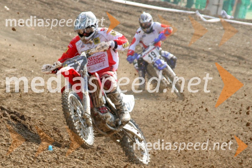Andreas Schmidinger (Avstrija), v ozadju Klemen Gerčar (Slovenija)MOTOKROS, evropski pokal narodov 2006, Zarnesti, Romunija