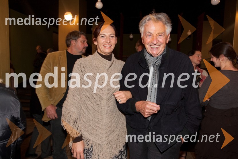 Demeter  Bitenc, igralec in spremljevalka Majda PintarStolp, premiera predstave v Slovenskem mladinskem gledališču