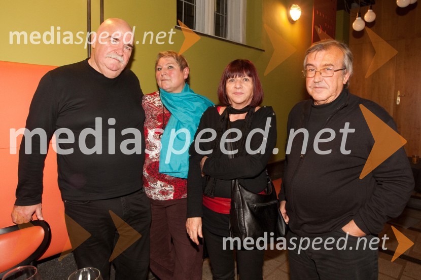Peter Gombač, oče glasbenika Boštjana Gombača, soproga Branka in Vojko Plevelj in soproga BojanaStolp, premiera predstave v Slovenskem mladinskem gledališču