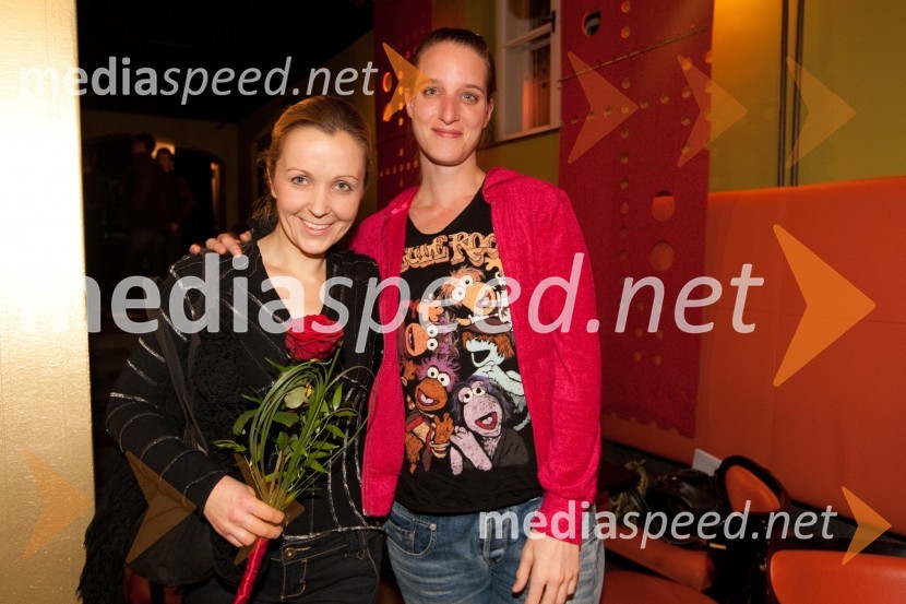 Maja Kunšič, igralka in Asja Ahrimanovič, igralkaStolp, premiera predstave v Slovenskem mladinskem gledališču