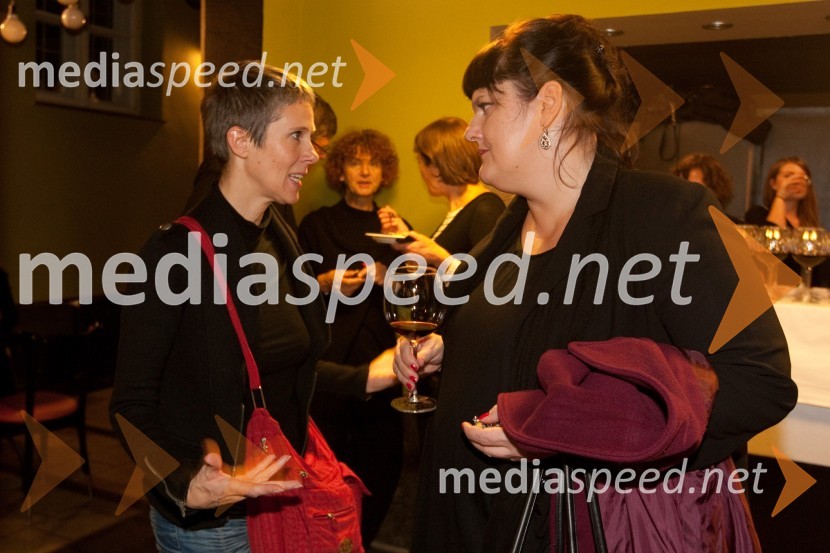 Nataša Tič Ralijan, igralka in Uršula Cetinski, direktorica Slovenskega mladinskega gledališčaStolp, premiera predstave v Slovenskem mladinskem gledališču