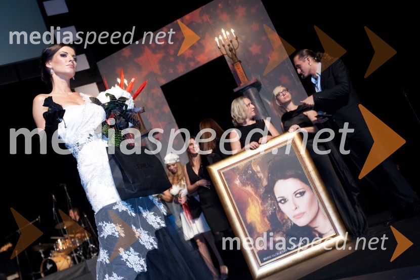 Nataša Dobelšek, manekenka, Femme Fatale 2011Femme Fatale 2011 je ... Nataša Dobelšek