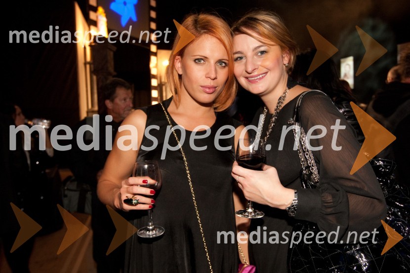 Manja Plešnar, novinarka in prijateljica SaraFemme Fatale 2011 je ... Nataša Dobelšek