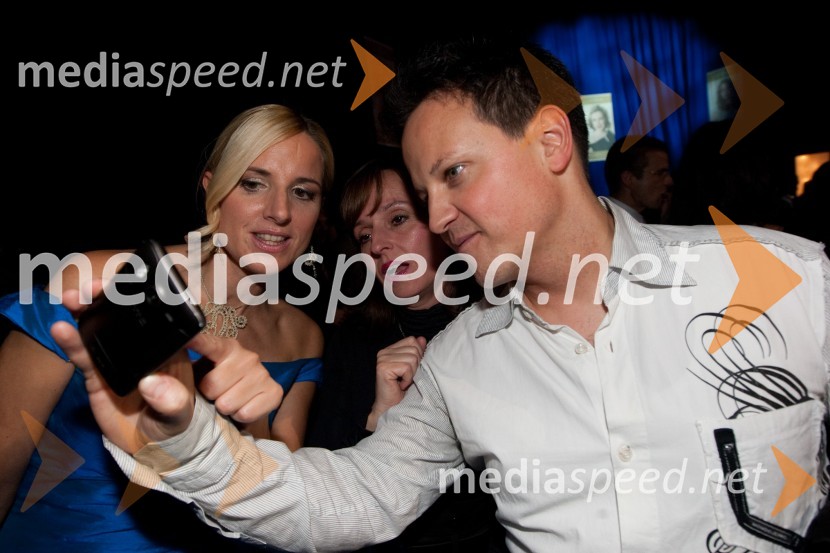 Katarina Habe, glasbenica, Janja Pušelj, mama Nike Kljun in Rok Golob, glasbenikFemme Fatale 2011 je ... Nataša Dobelšek