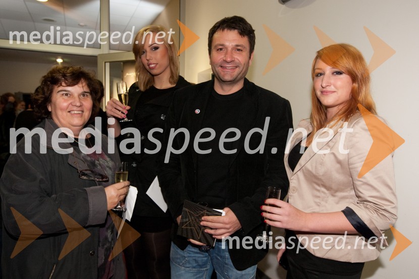 David Stonič, glasbeni menedžer s prijateljicamiFemme Fatale 2011 je ... Nataša Dobelšek