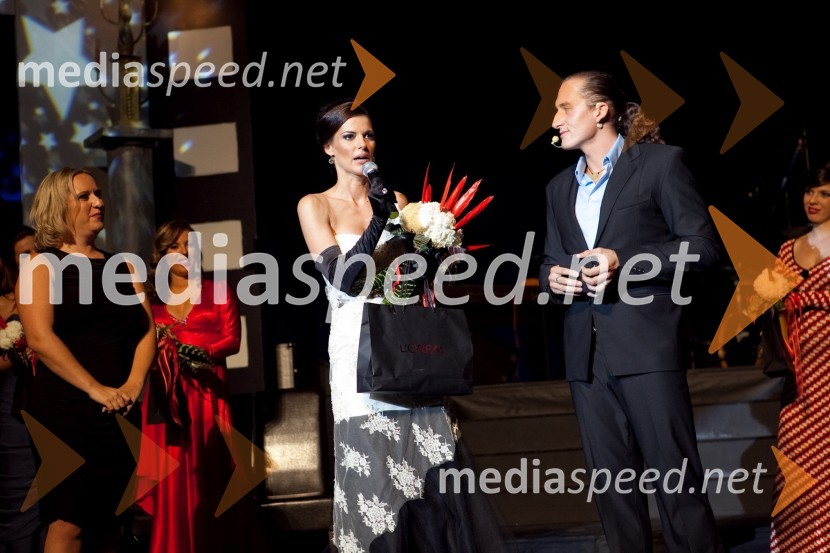 	Nataša Dobelšek, manekenka, Femme Fatale 2011 in Vid Valič, voditeljFemme Fatale 2011 je ... Nataša Dobelšek