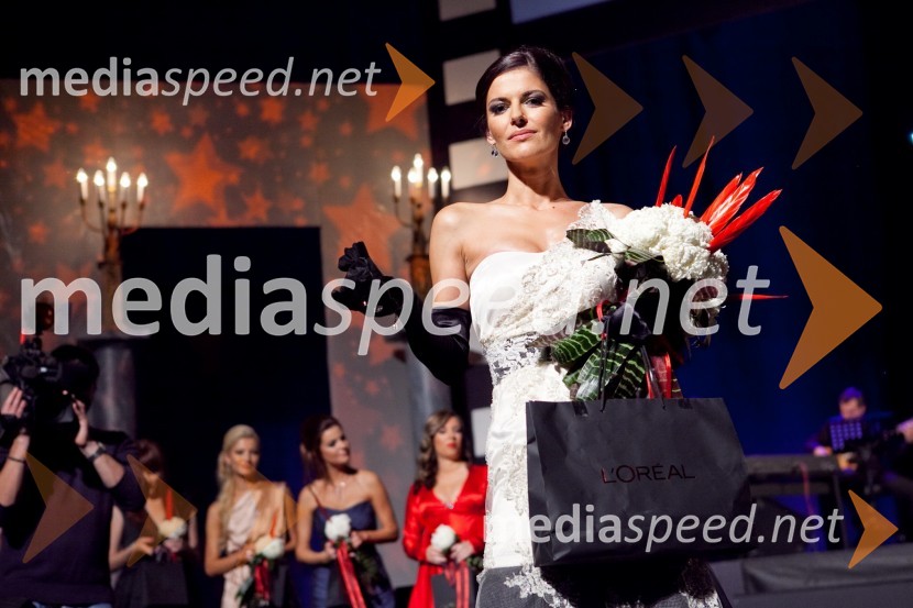 Nataša Dobelšek, manekenka, Femme Fatale 2011Femme Fatale 2011 je ... Nataša Dobelšek