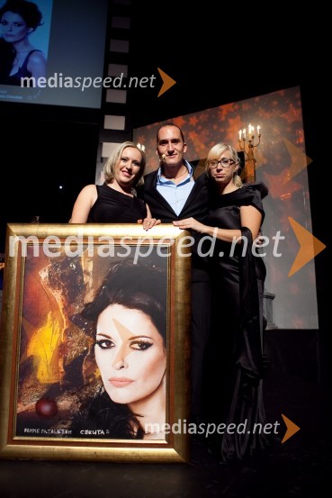 Tina Guček, glavna urednica revije Eva, Vid Valič, voditelj in Katarina Štular, odgovorna urednica revije EvaFemme Fatale 2011 je ... Nataša Dobelšek