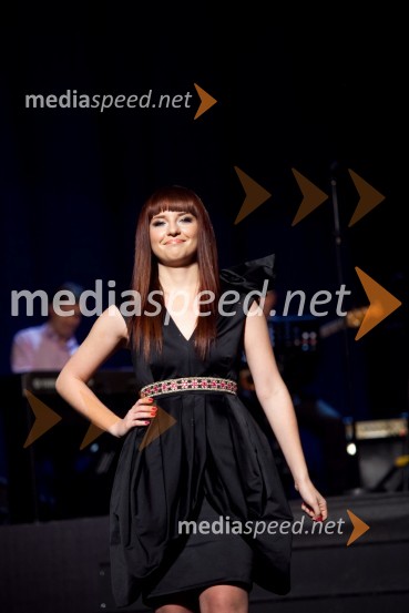 Maja Keuc, pevkaFemme Fatale 2011 je ... Nataša Dobelšek