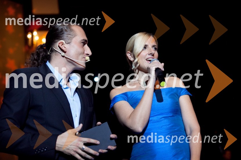 Vid Valič, voditelj in Katarina Habe, glasbenicaFemme Fatale 2011 je ... Nataša Dobelšek