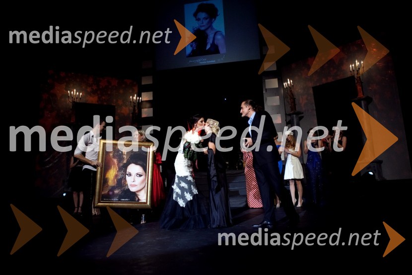 Tina Guček, glavna urednica revije Eva, Nataša Dobelšek, manekenka, Femme Fatale 2011 in Vid Valič, voditeljFemme Fatale 2011 je ... Nataša Dobelšek