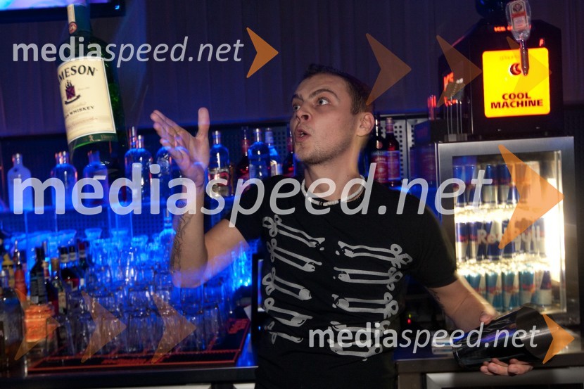 Sanjin Hedžić, barmanCirkus, odprtje diskoteke