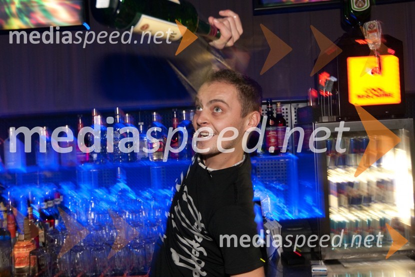Sanjin Hedžić, barmanCirkus, odprtje diskoteke