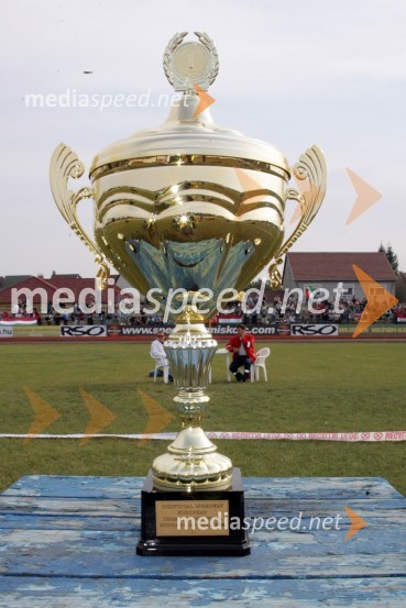 Pokal za zmagovalcaSPEEDWAY Finale evropskega prvenstva med posamezniki Miškolc, Madžarska