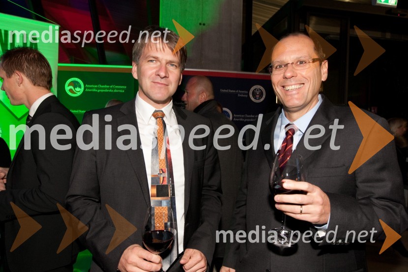 Miro Smrekar, direktor Adecco H.R. d.o.o. in ...AMCHAM, nogometno-poslovno srečanje pred tekmo Slovenija: ZDA