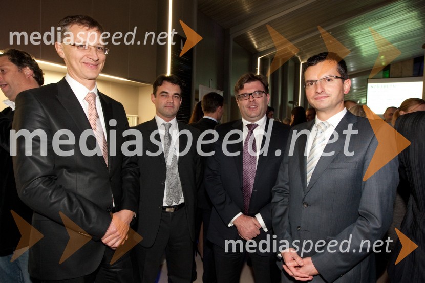 dr. Igor Lukšič, minister za šolstvo in šport, Ivan Kenda, dir.Obč.uprave OK, Dari Južna, lastnik podjetja Lisca d.d. in Marjan Šarec, župan občine KamnikAMCHAM, nogometno-poslovno srečanje pred tekmo Slovenija: ZDA