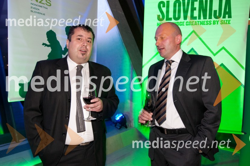 ... in ...AMCHAM, nogometno-poslovno srečanje pred tekmo Slovenija: ZDA