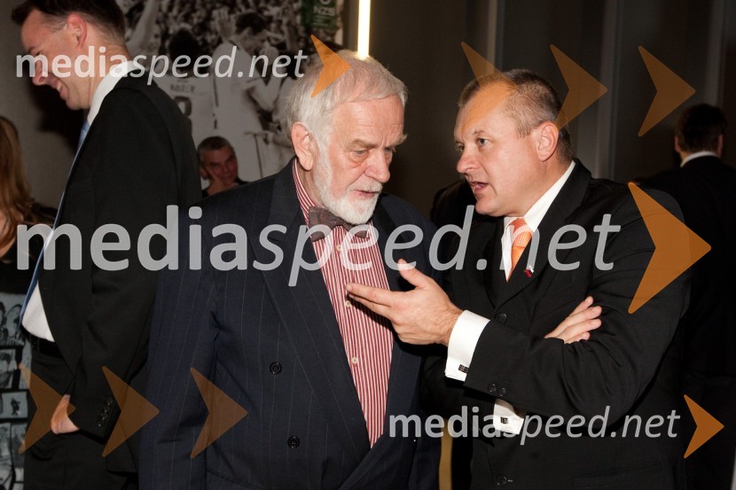 Mitja Meršol, nekdanji urednik Dela in Franc Kangler, župan Mestne občine MariborAMCHAM, nogometno-poslovno srečanje pred tekmo Slovenija: ZDA