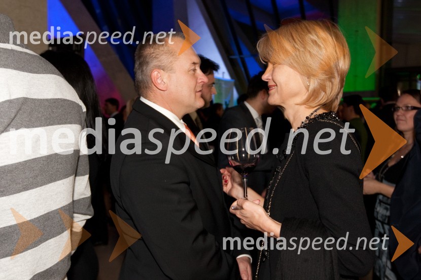 Franc Kangler, župan Mestne občine Maribor in Nevenka Črešnar Pergar, lastnica in direktorica podjetja NP ConsultingAMCHAM, nogometno-poslovno srečanje pred tekmo Slovenija: ZDA